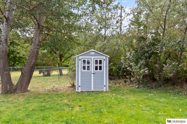 7432 La Vista Drive, La Vista, NE 68128