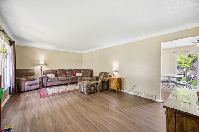 1006 NW 3rd Street, Ankeny, IA 50023