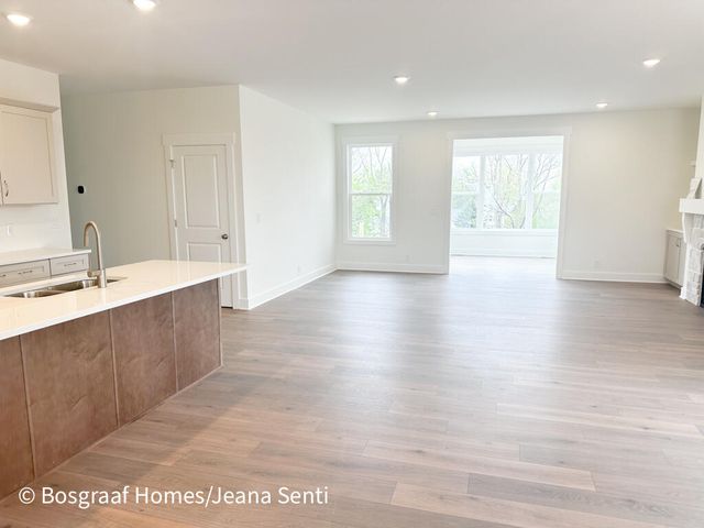 8380 Bauerridge Avenue, Jenison, MI 49428