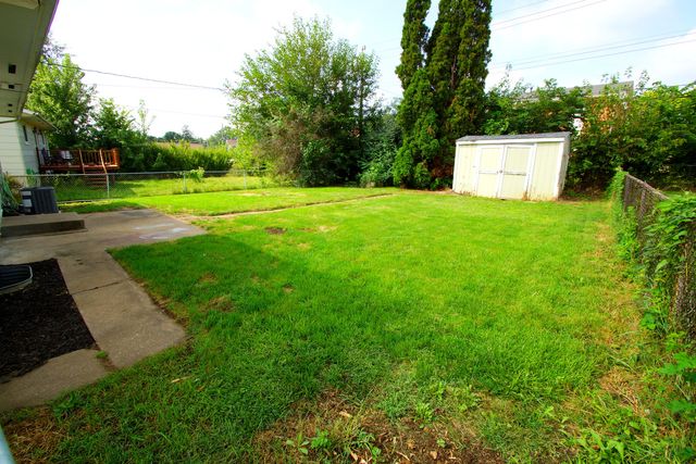 2902 MAGNOLIA Drive, Bettendorf, IA 52722