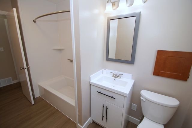2902 MAGNOLIA Drive, Bettendorf, IA 52722