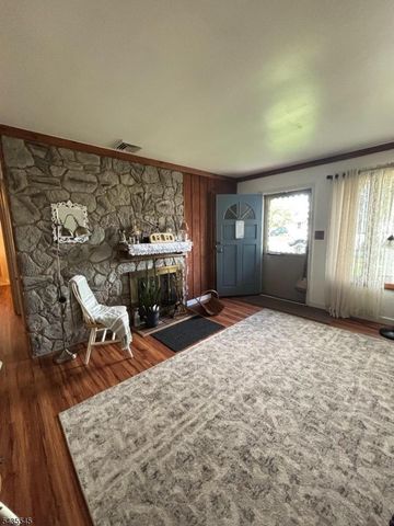 492 Booth Ct, Rahway City, NJ 07065