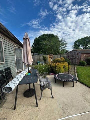 492 Booth Ct, Rahway City, NJ 07065