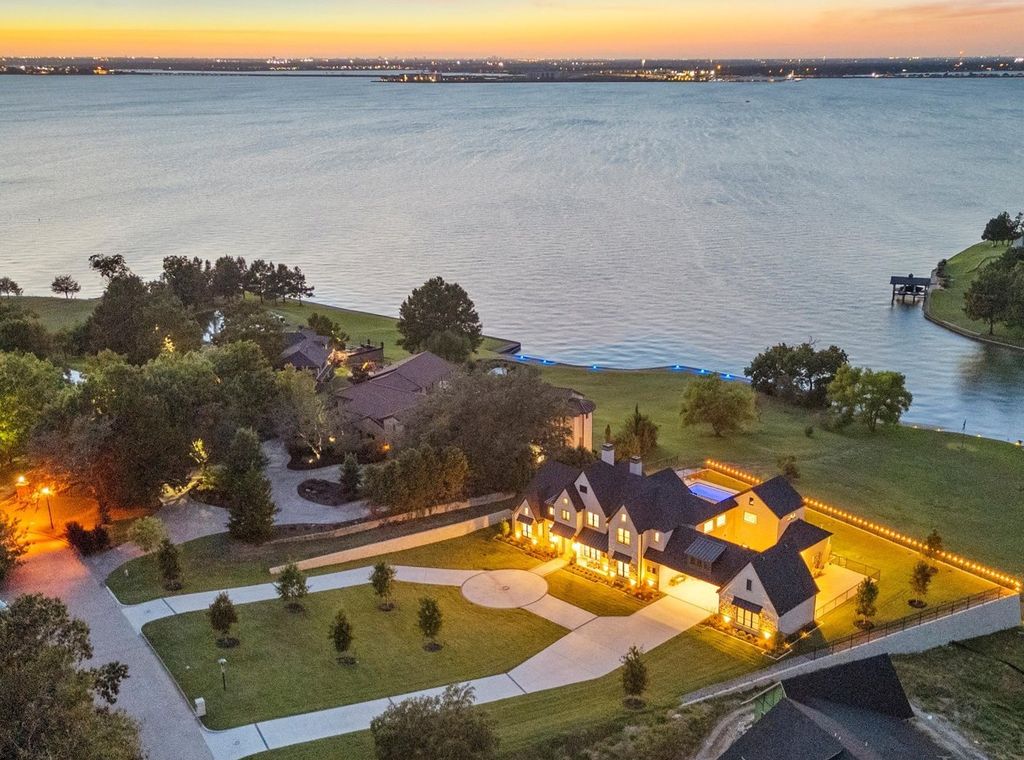9 Meadowlake Drive, Heath, TX 75032