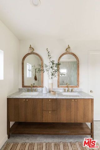 8841 Croydon Avenue, Los Angeles, CA 90045