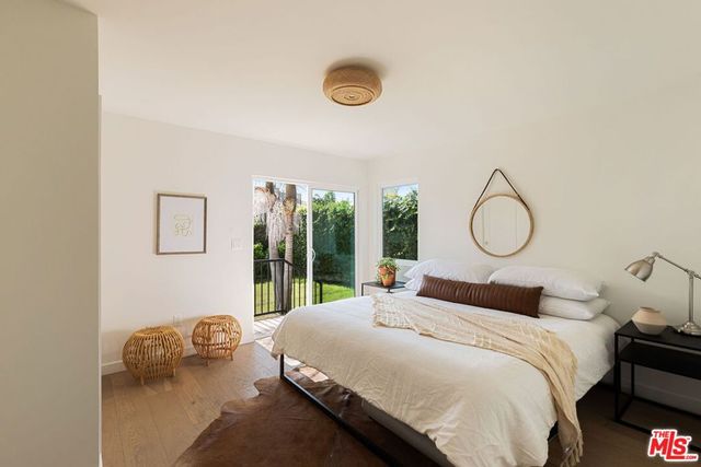 8841 Croydon Avenue, Los Angeles, CA 90045