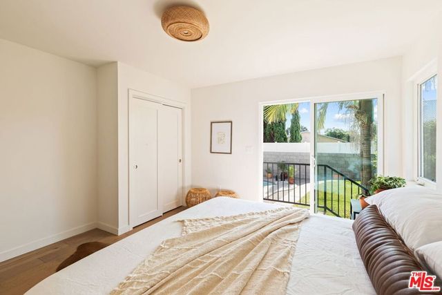 8841 Croydon Avenue, Los Angeles, CA 90045