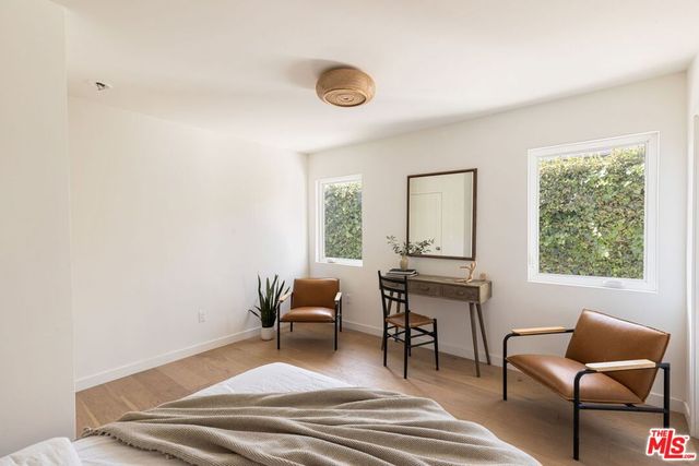 8841 Croydon Avenue, Los Angeles, CA 90045