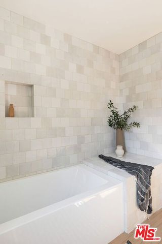 8841 Croydon Avenue, Los Angeles, CA 90045