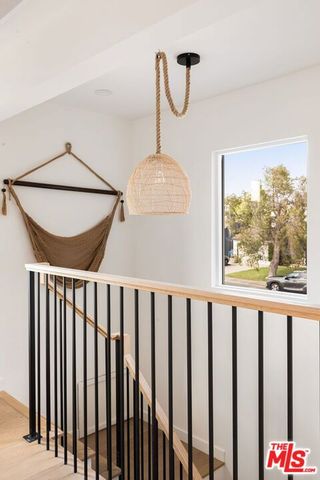 8841 Croydon Avenue, Los Angeles, CA 90045