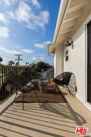 8841 Croydon Avenue, Los Angeles, CA 90045