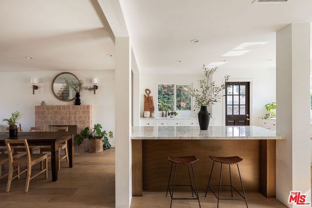 8841 Croydon Avenue, Los Angeles, CA 90045