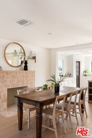 8841 Croydon Avenue, Los Angeles, CA 90045