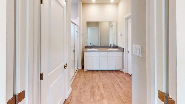 225 Drumcliffe Drive, Fort Worth, TX 76052