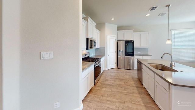 225 Drumcliffe Drive, Fort Worth, TX 76052