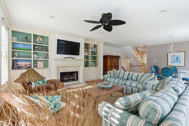 24 Commons Court, Isle Of Palms, SC 29451