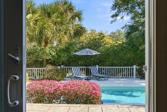 24 Commons Court, Isle Of Palms, SC 29451