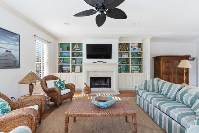 24 Commons Court, Isle Of Palms, SC 29451