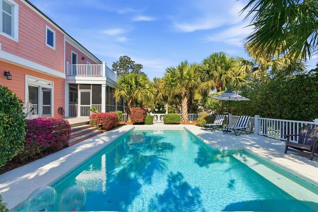 24 Commons Court, Isle Of Palms, SC 29451