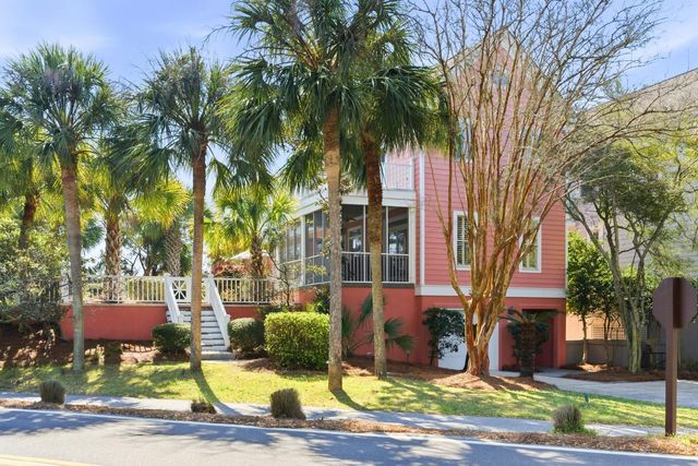 24 Commons Court, Isle Of Palms, SC 29451