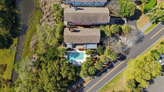 24 Commons Court, Isle Of Palms, SC 29451