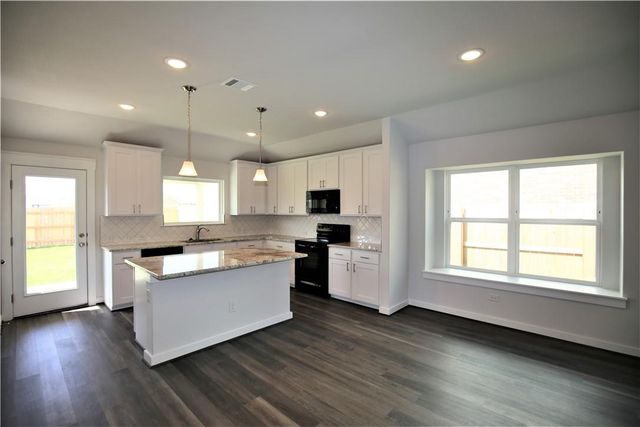 635 Pheasant Hill LN, Georgetown, TX 78628