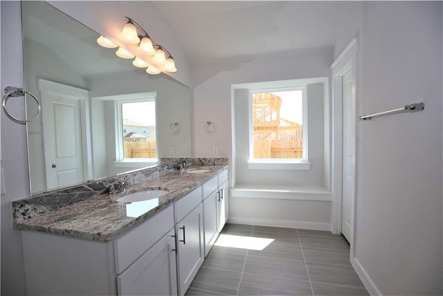 635 Pheasant Hill LN, Georgetown, TX 78628