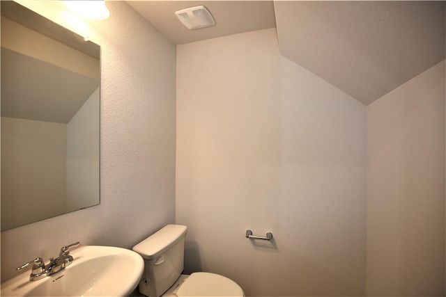 635 Pheasant Hill LN, Georgetown, TX 78628
