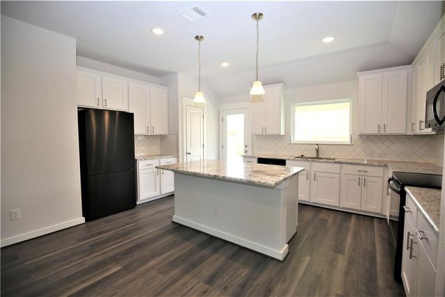 635 Pheasant Hill LN, Georgetown, TX 78628