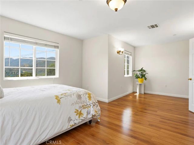 3305 Community Avenue, Glendale, CA 91214