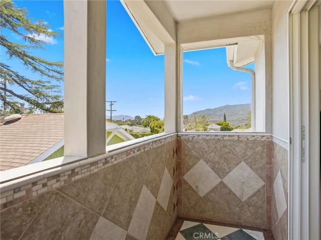 3305 Community Avenue, Glendale, CA 91214
