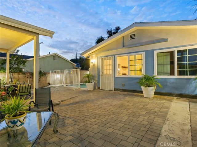 3305 Community Avenue, Glendale, CA 91214