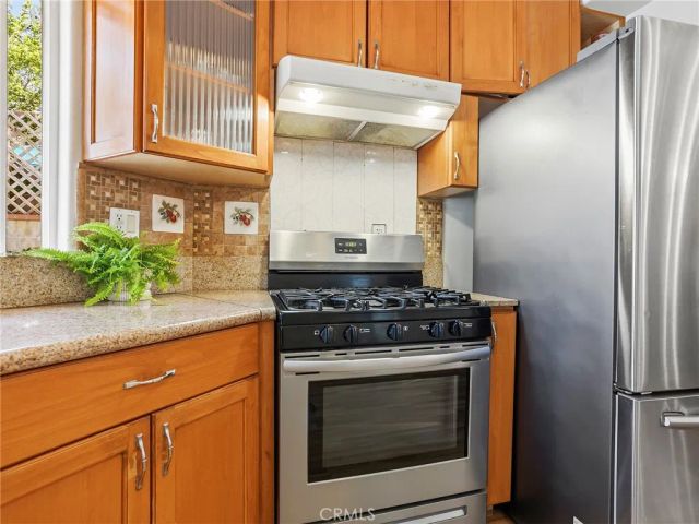 3305 Community Avenue, Glendale, CA 91214