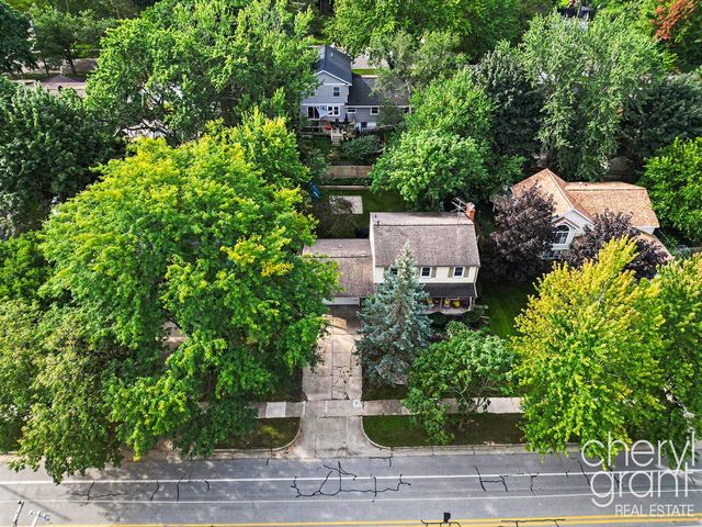 2246 Boston Street, East Grand Rapids, MI 49506