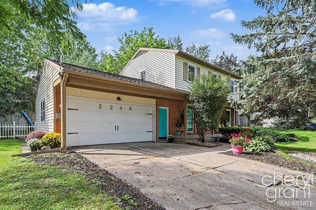 2246 Boston Street, East Grand Rapids, MI 49506