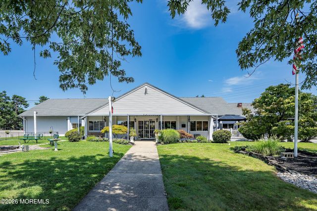1734 Yorktowne Boulevard, Toms River, NJ 08753