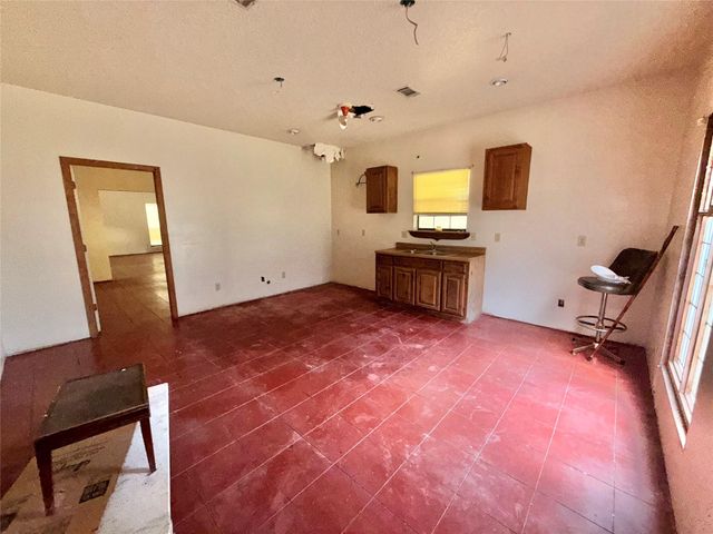 13950 Hwy 12, Orange, TX 77632