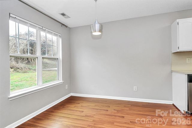 1040 Crestdale Crossing Drive, Matthews, NC 28105