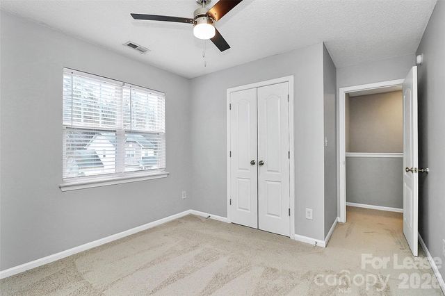 1040 Crestdale Crossing Drive, Matthews, NC 28105