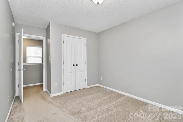 1040 Crestdale Crossing Drive, Matthews, NC 28105