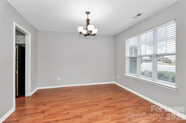 1040 Crestdale Crossing Drive, Matthews, NC 28105