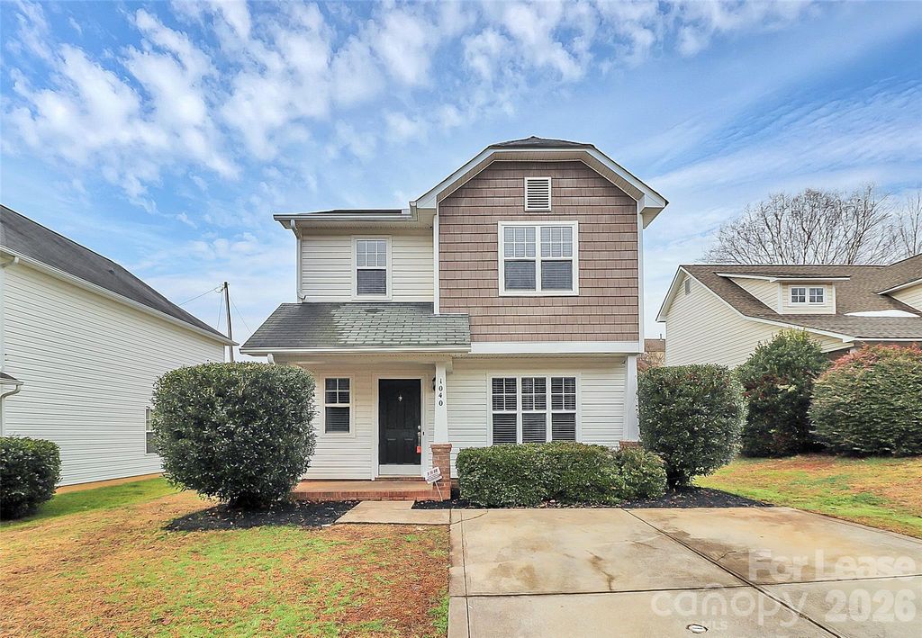 1040 Crestdale Crossing Drive, Matthews, NC 28105