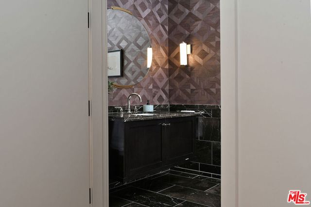 8420 Sunset Boulevard 403, West Hollywood, CA 90069