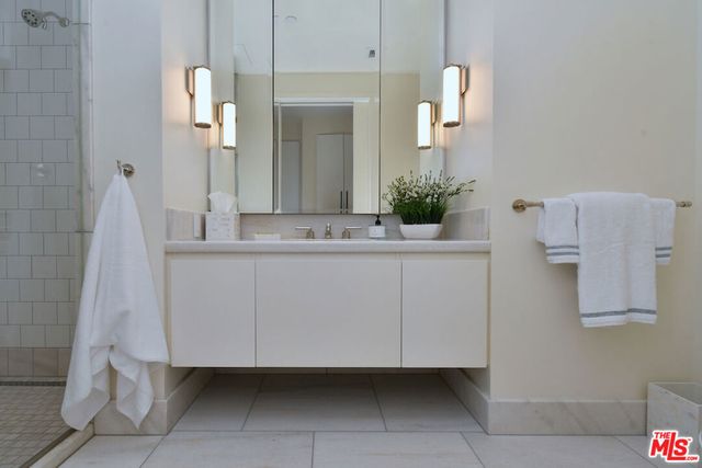 8420 Sunset Boulevard 403, West Hollywood, CA 90069