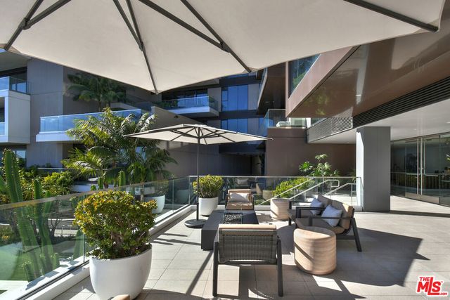 8420 Sunset Boulevard 403, West Hollywood, CA 90069