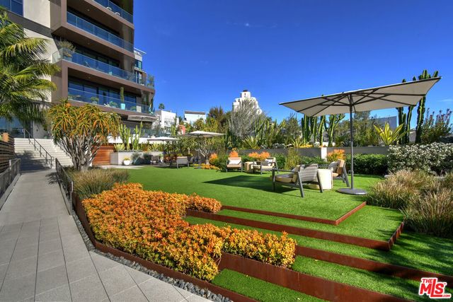 8420 Sunset Boulevard 403, West Hollywood, CA 90069