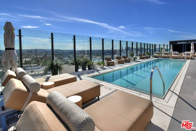 8420 Sunset Boulevard 403, West Hollywood, CA 90069