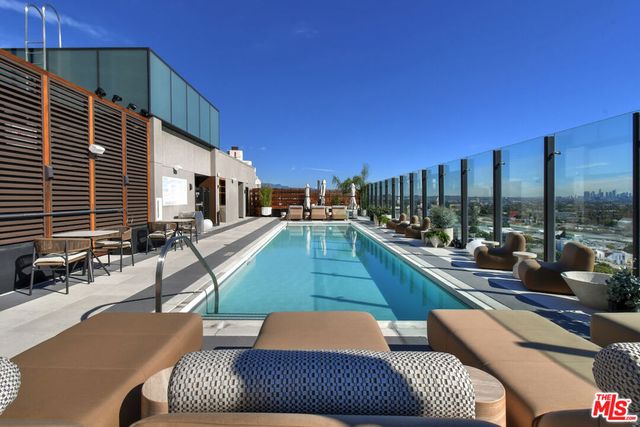 8420 Sunset Boulevard 403, West Hollywood, CA 90069