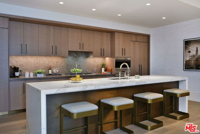 8420 Sunset Boulevard 403, West Hollywood, CA 90069
