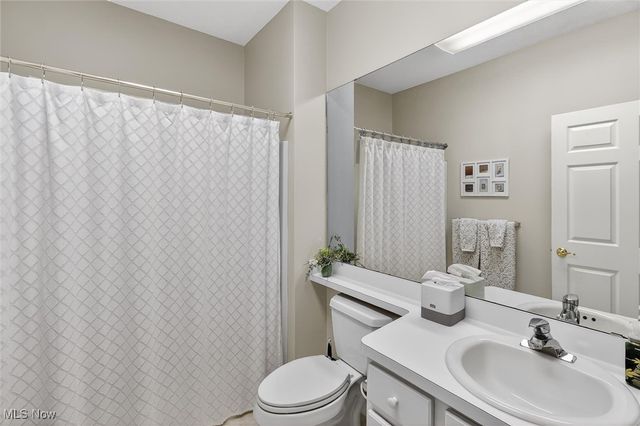 6873 Savannah Drive, North Ridgeville, OH 44039